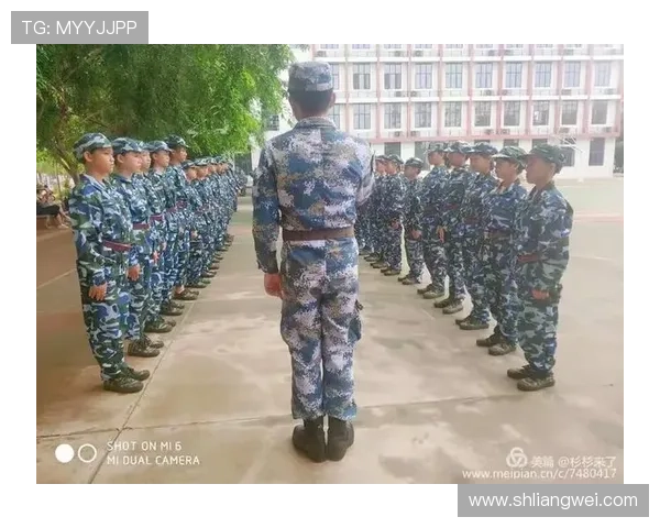 冬季足球明星男款装备推荐助你在寒冷天气中尽情挥洒激情与活力 冬季足球明星男款装备推荐助你在寒冷天气中尽情挥洒激情与活力