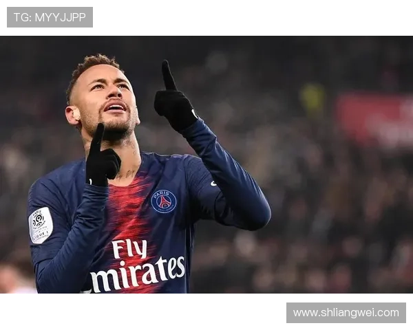 内马尔闪耀球场魅力挂件展现足球明星风采与激情 内马尔闪耀球场魅力挂件展现足球明星风采与激情