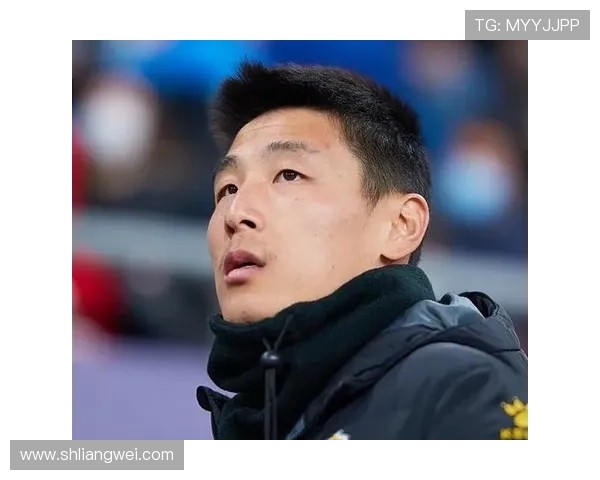 武磊足球明星头像高清图片分享展现其风采与魅力