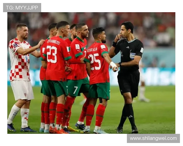 足球明星与超跑激情训练瞬间展现速度与力量的完美结合 足球明星与超跑激情训练瞬间展现速度与力量的完美结合