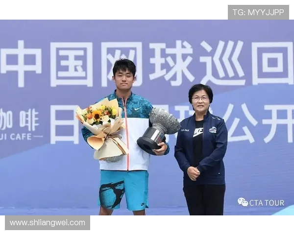 广州网球队与北京网球队赛后复盘分析比赛节奏与战术对比